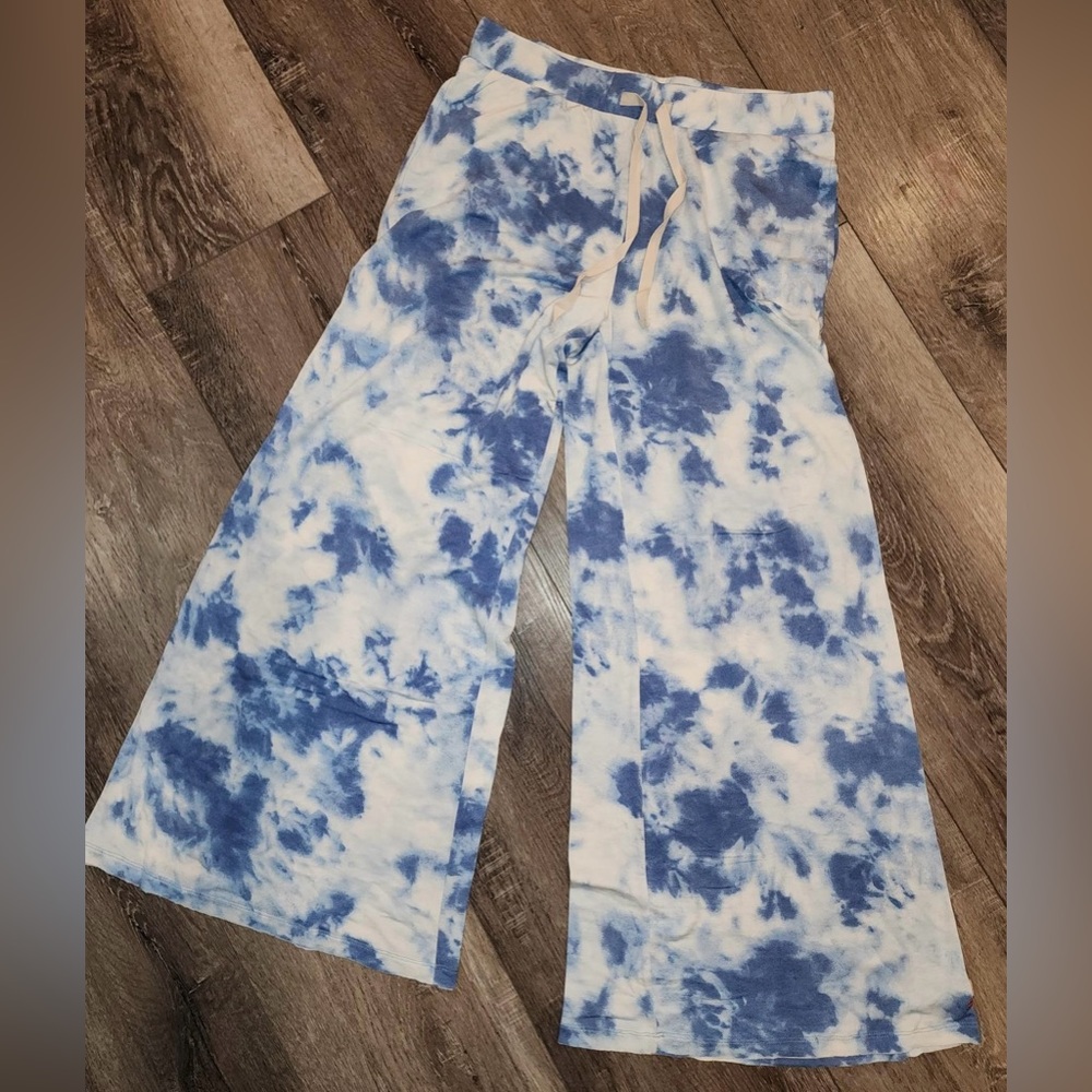 Peace Love World wide leg lounge pant. Small